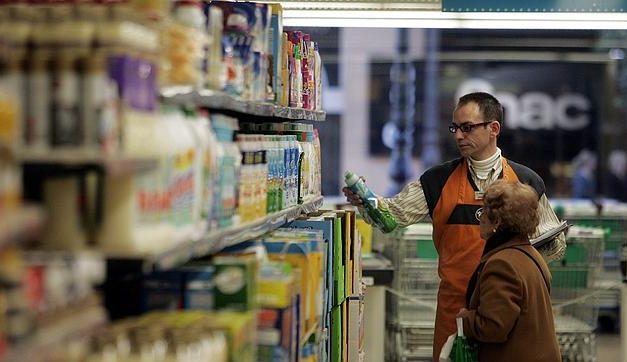 La confianza del consumidor cae en diciembre, pero suben algo las expectativas